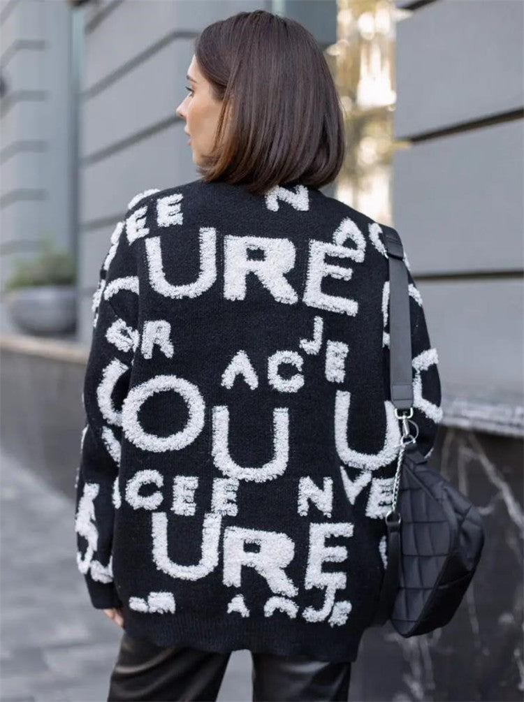 Damen Oversized Strickpullover mit auffälligem Schriftzug und lässiger Passform EB