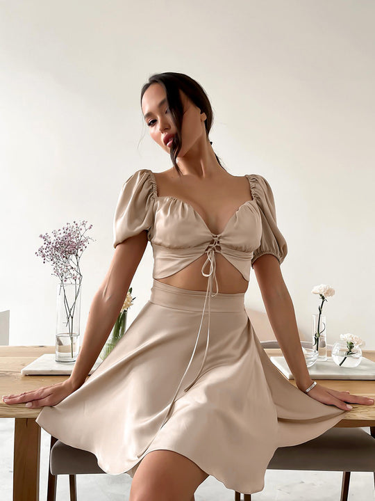 Damen Verspieltes Wickelkleid mit Puffärmeln und Schleifendetail EB