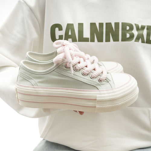Damen Plattform Sneakers mit hochwertigem Canvas-Obermaterial und elastischen Schnürsenkeln EB