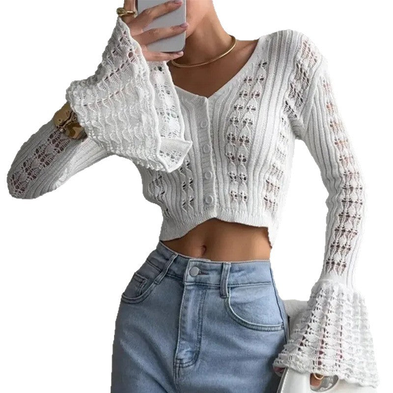 Damen Strickjacke im filigranen Design mit herzförmigen Ausschnitten EB