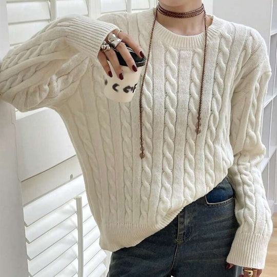 Damen Feiner Kabelstrickpullover mit Zopfmuster, Boxy‑Passform und verlängerten Rippbündchen EB