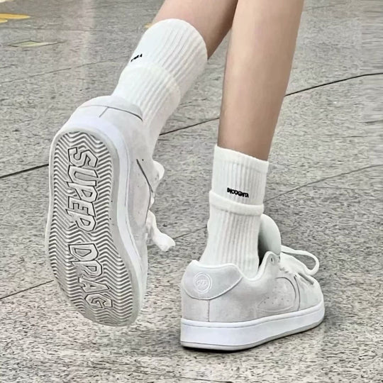 Damen Modische Sneakers mit hochwertiger Wildleder-Oberfläche und weichem Fußbett EB