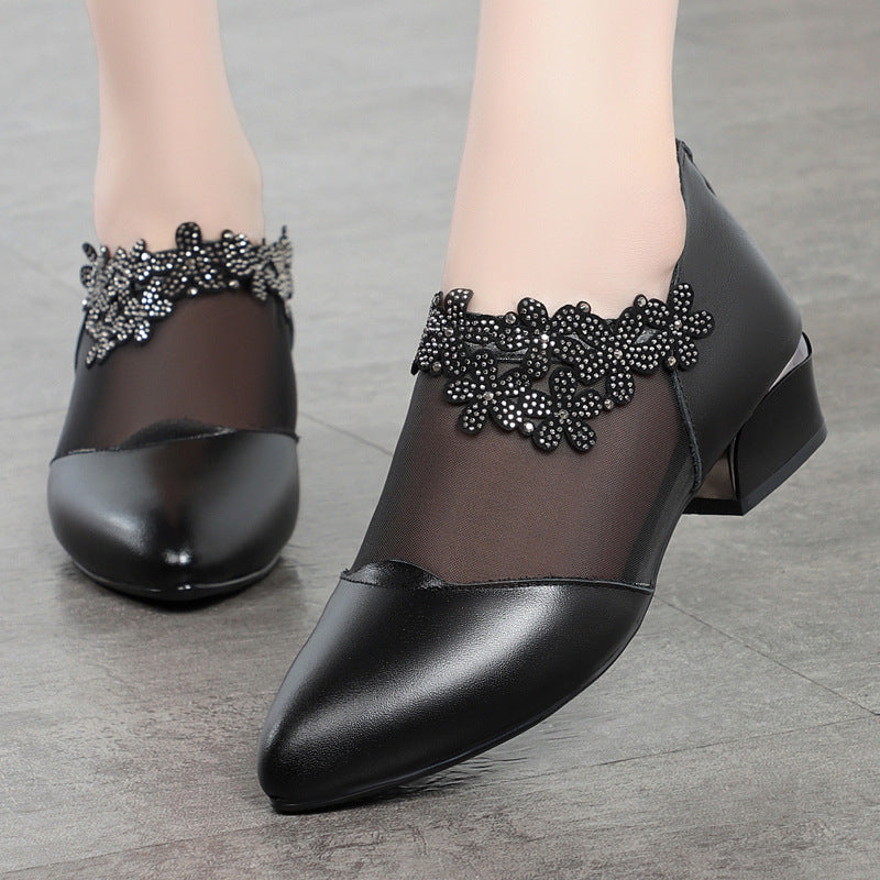 Damen Elegante Ankle Boots mit transparentem Mesh-Einsatz und modischem Blumenakzent EB
