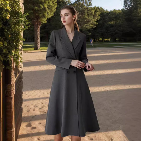 Damen eleganter Maximantel mit doppelter Knopfreihe und weit schwingendem Rock EB