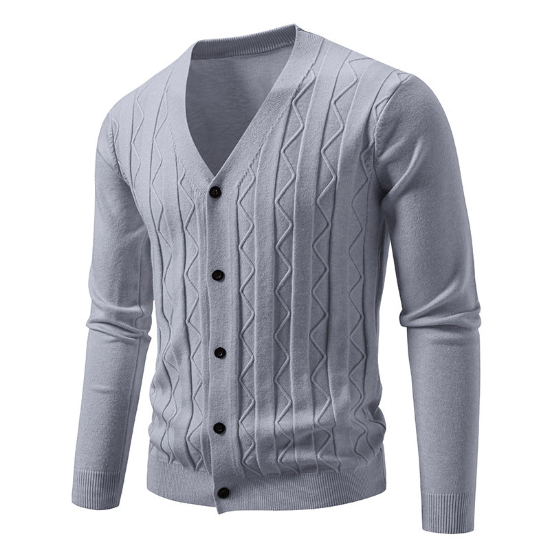Herren nan V-Ausschnitt Strickjacke mit dezenter Zopfmusterstruktur und durchgehender Knopfleiste EB