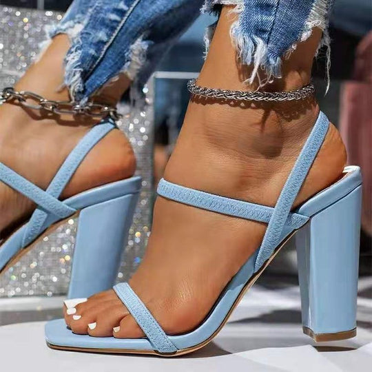 Damen Slingback-Sandaletten mit quadratischer Zehenpartie, schlanken Zierriemen und hohem Blockabsatz EB
