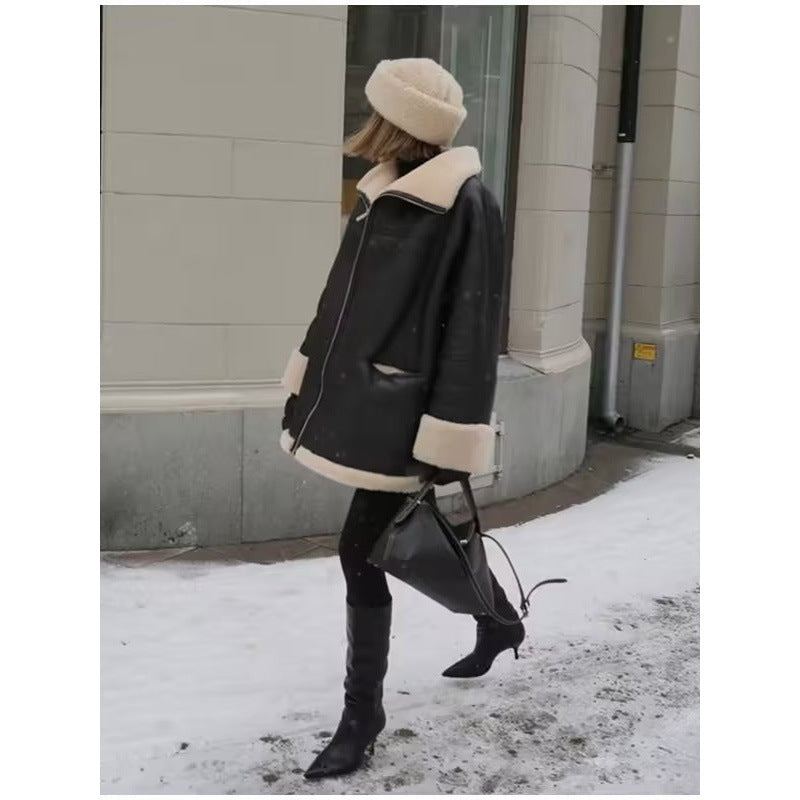 Damen Kunstlederjacke mit gemütlichem Teddyfutter und praktischen Taschen EB