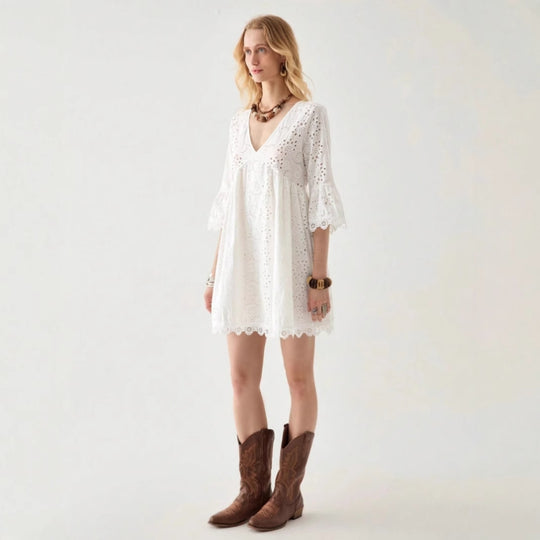Damen Bluse mit verspieltem Lochmuster und Rüschendetails EB