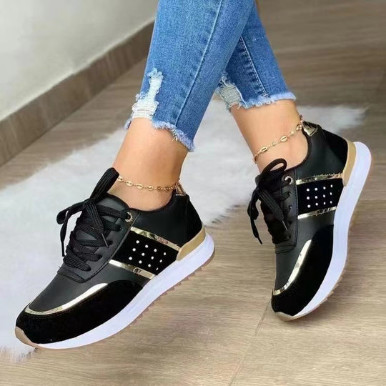 Damen stylische Fashion-Sneaker mit dekorativen Nieten Metallic-Details und gepolstertem Komfortfußbett EB
