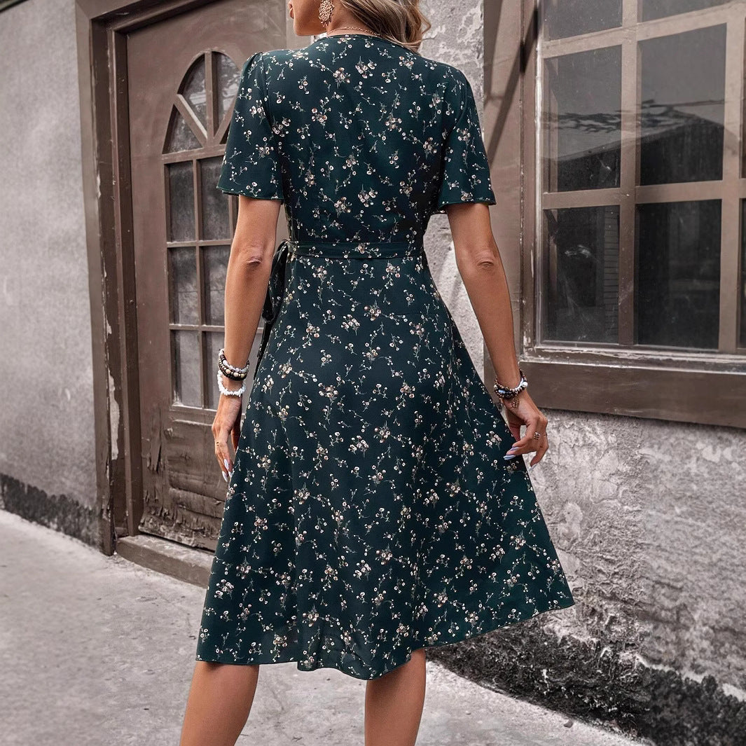 Damen Wickelkleid mit blumigem Design und asymmetrischem Saum EB