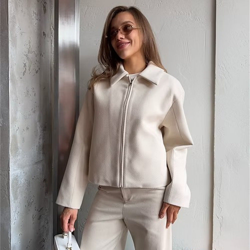 Damen Kurzjacke im Boxy-Schnitt mit Reißverschluss und Reverskragen EB