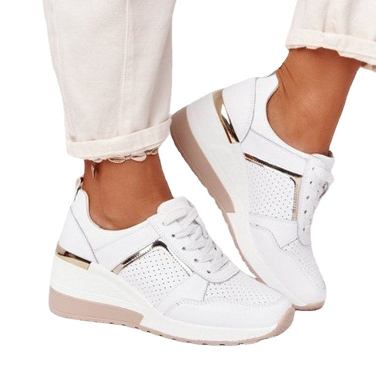 Damen Wedge Sneakers mit atmungsaktiver Oberflächenstruktur und modischem Metallic-Detail EB