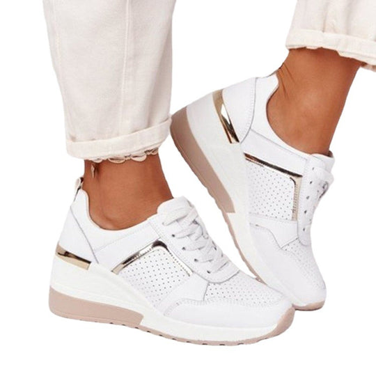 Damen Wedge Sneakers mit atmungsaktiver Oberflächenstruktur und modischem Metallic-Detail EB