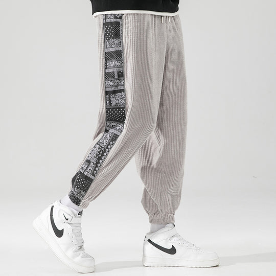 Herren nan Cord-Jogger mit Bandana-Seiteneinsatz, elastischem Bund, schmal zulaufender Knöcheln und geripptem Strukturstoff EB
