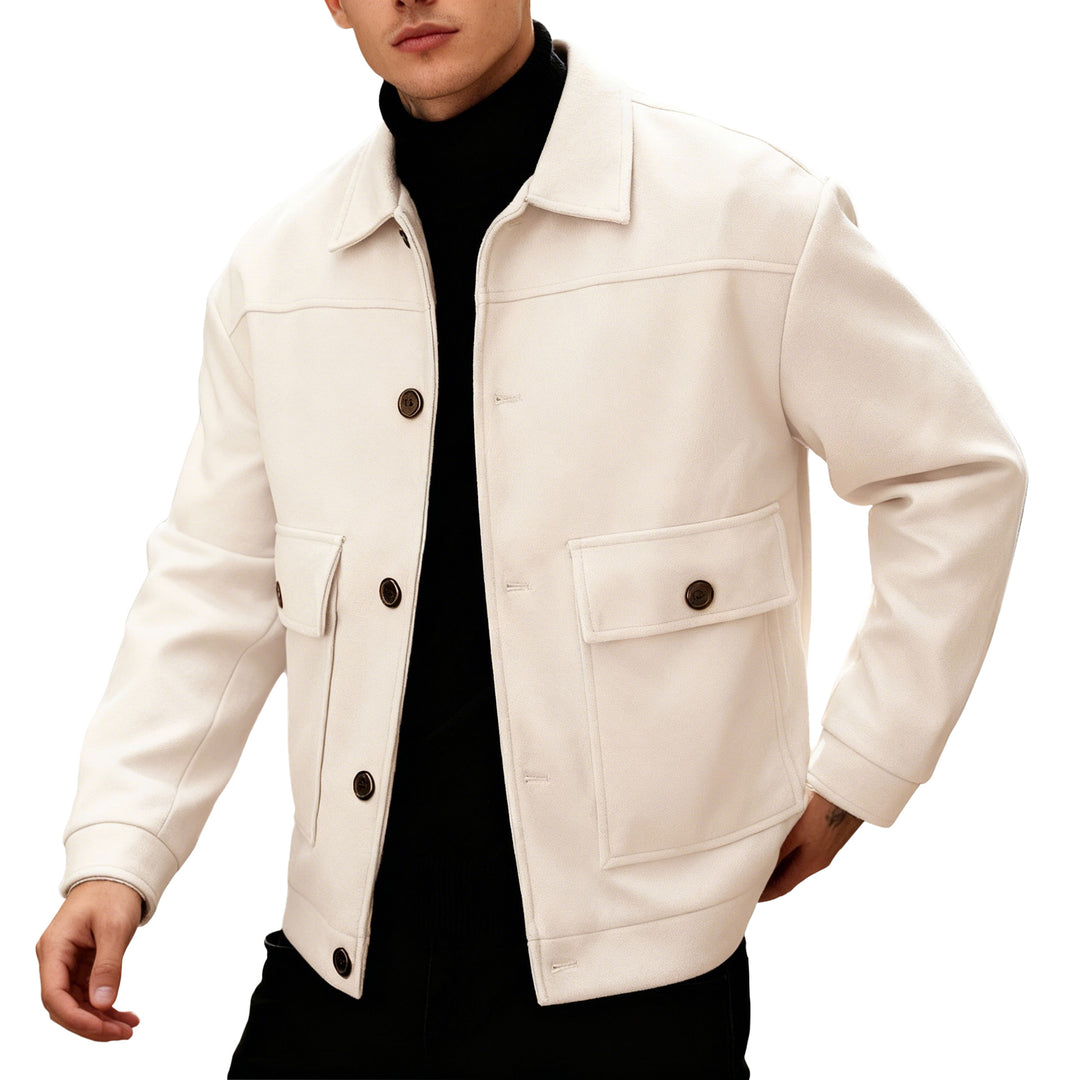 Herren nan kurze Woll-Feldjacke mit Hemdkragen aufgesetzten Pattentaschen und klarer Silhouette EB