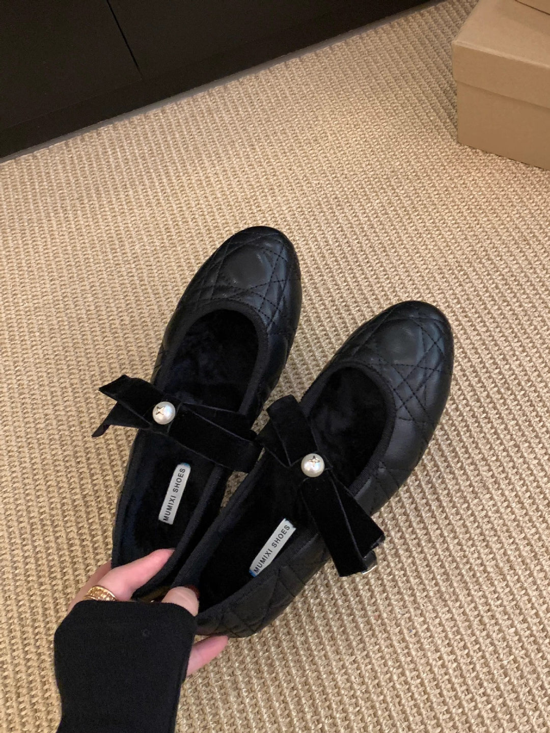 Damen elegante Ballerinas mit klassischem Schnitt und trendiger Zierborte EB