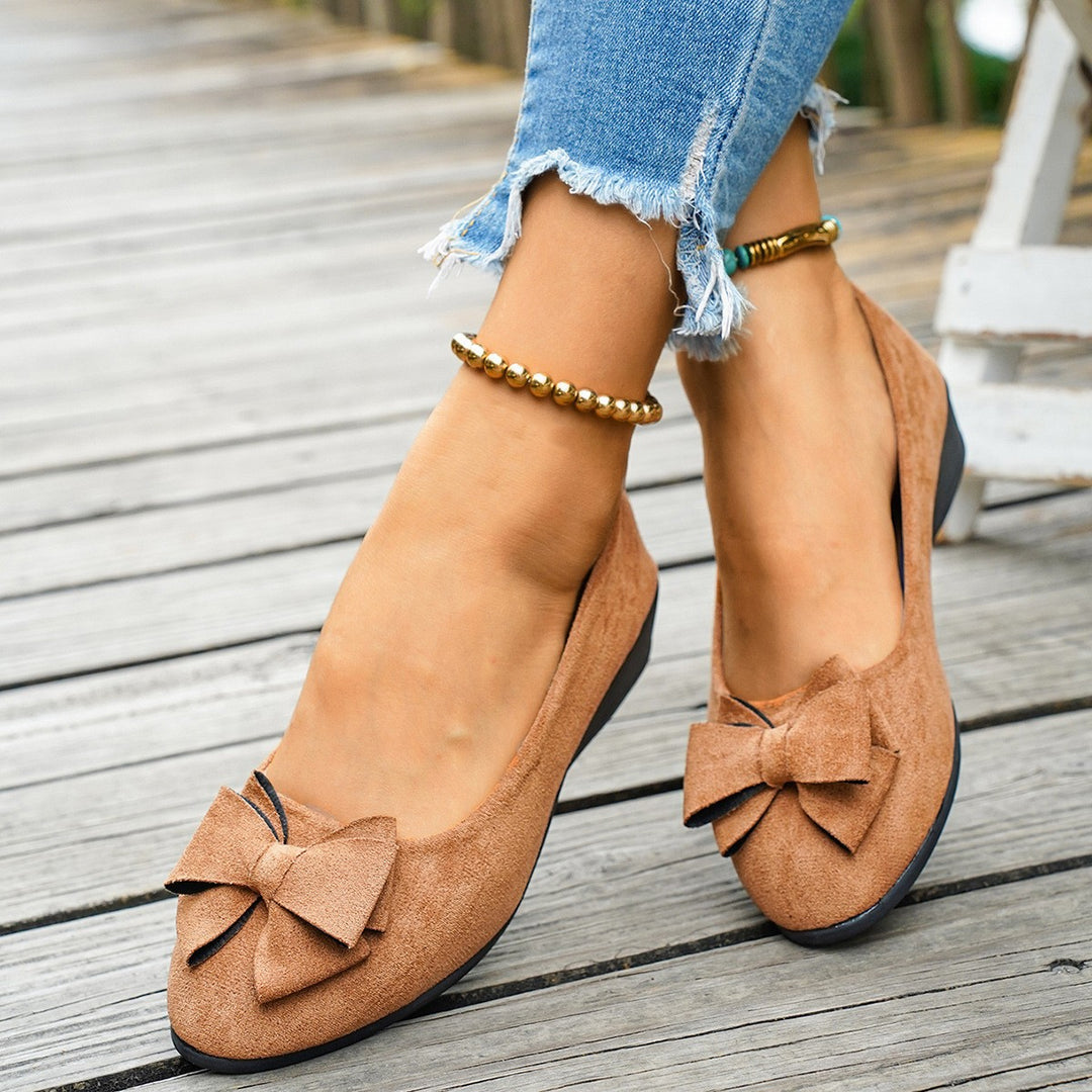 Damen  minimalistische Samt-Ballerina mit dekorativer Fußkette und ergonomischem Komfortfußbett EB