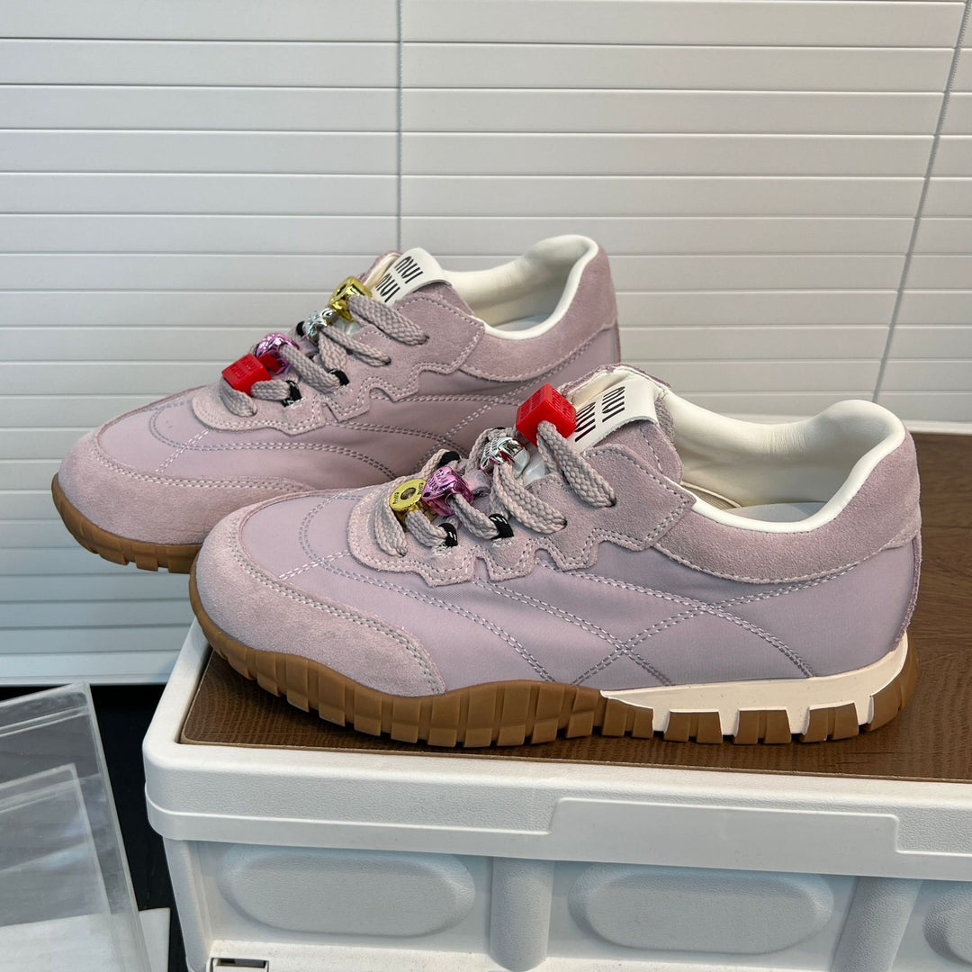 Damen modische Sneakers mit einzigartigem Schnürsystem und bequemem Fußbett EB