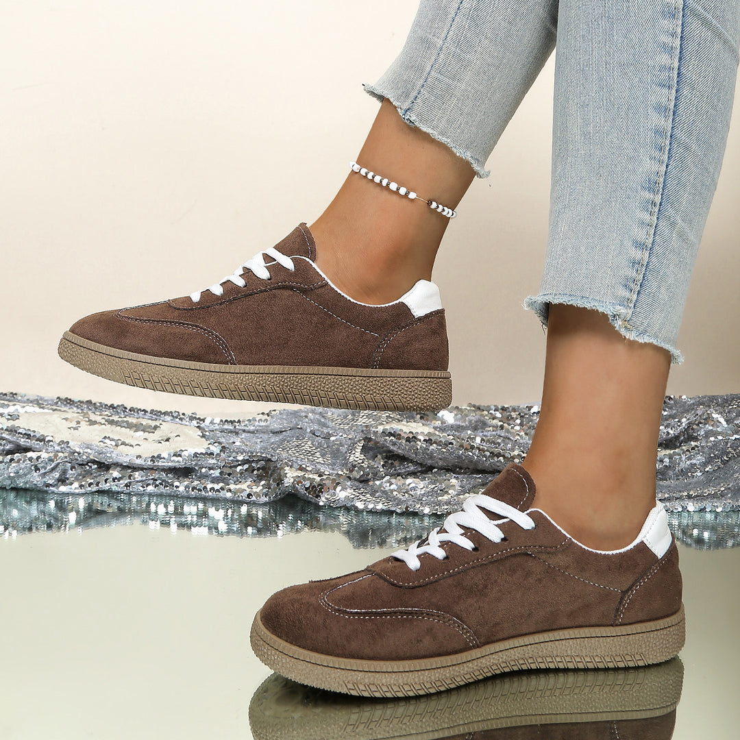 Damen Sneaker aus weichem Wildleder mit rutschfester Sohle EB