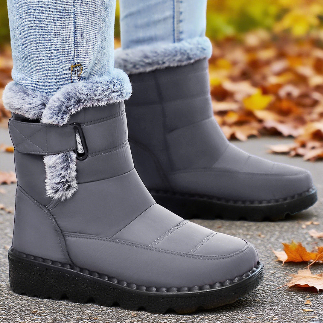Damen Isolierte Winterstiefel mit weichem Innenfutter und praktischen Schnallen EB