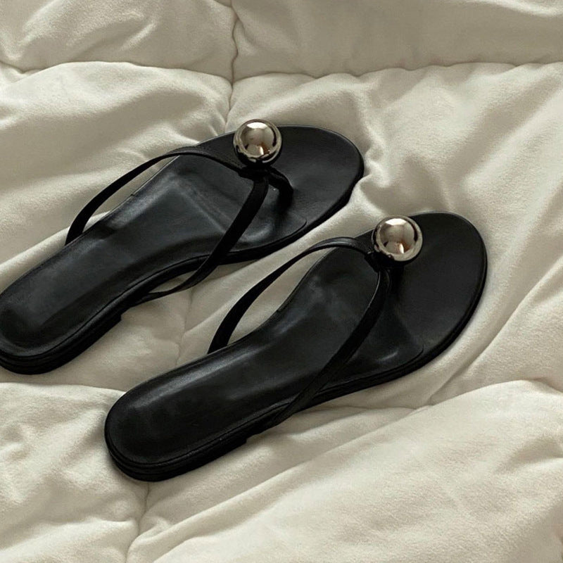 Damen Zehentrenner-Sandalen mit metallischem Akzent und elegantem Riemendesign EB
