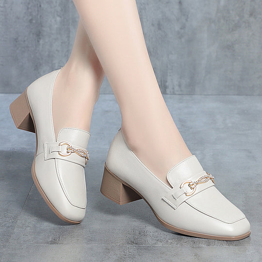 Damen elegante Mokassins mit funkelndem Schmuckdetail und komfortablem Absatz EB
