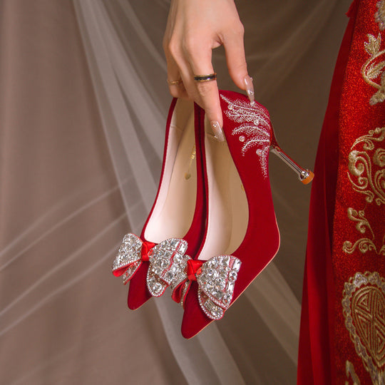 Damen Glamouröse Pumps mit funkelndem Schmuckdetail und eleganter Schleife EB
