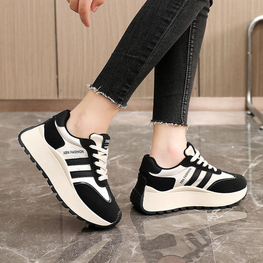 Damen modische Sneakers mit atmungsaktiver Oberflächentextur und robustem Sohlenprofil EB