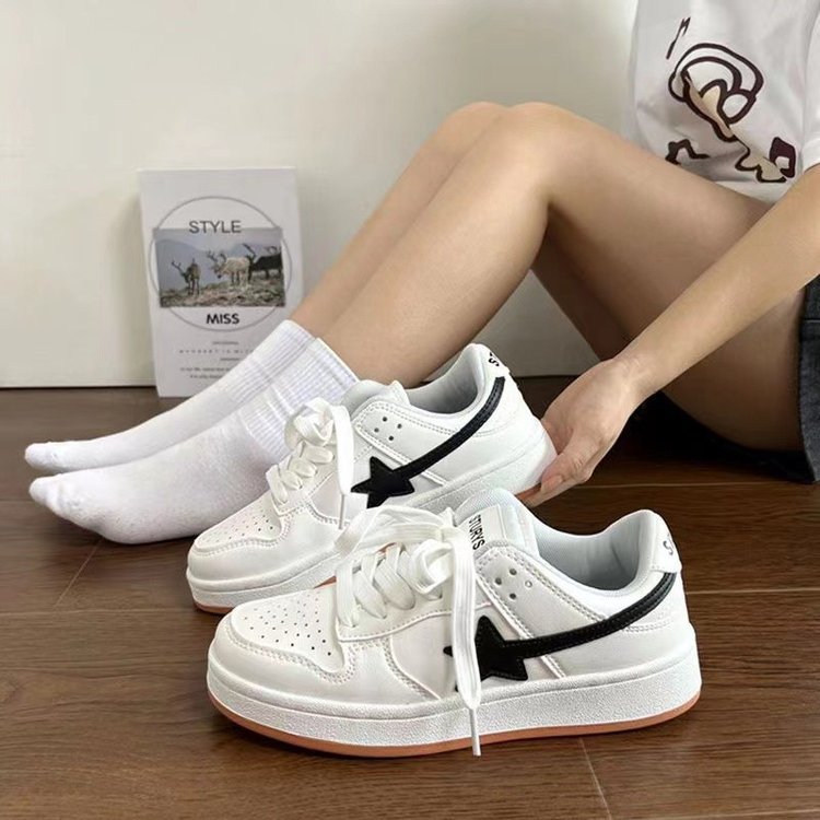 Damen Sportliche Sneaker mit modernem Design und atmungsaktiver Schwarz-Weiß-Kombination EB