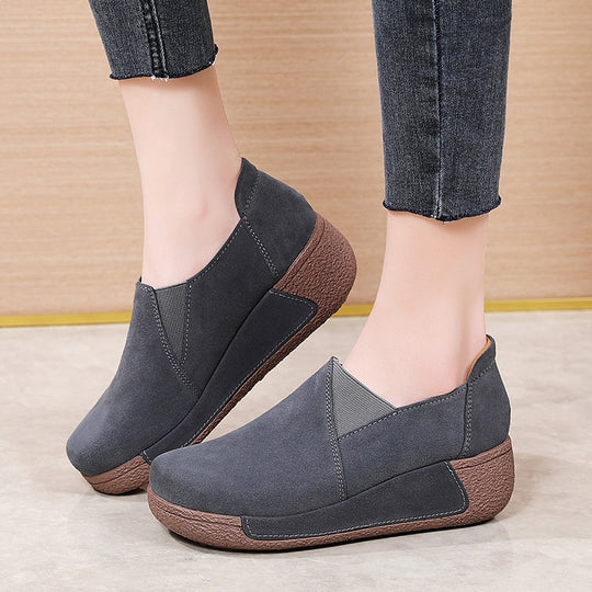 Damen Komfortable Slip-On Sneakers mit anpassungsfähiger Sohle EB