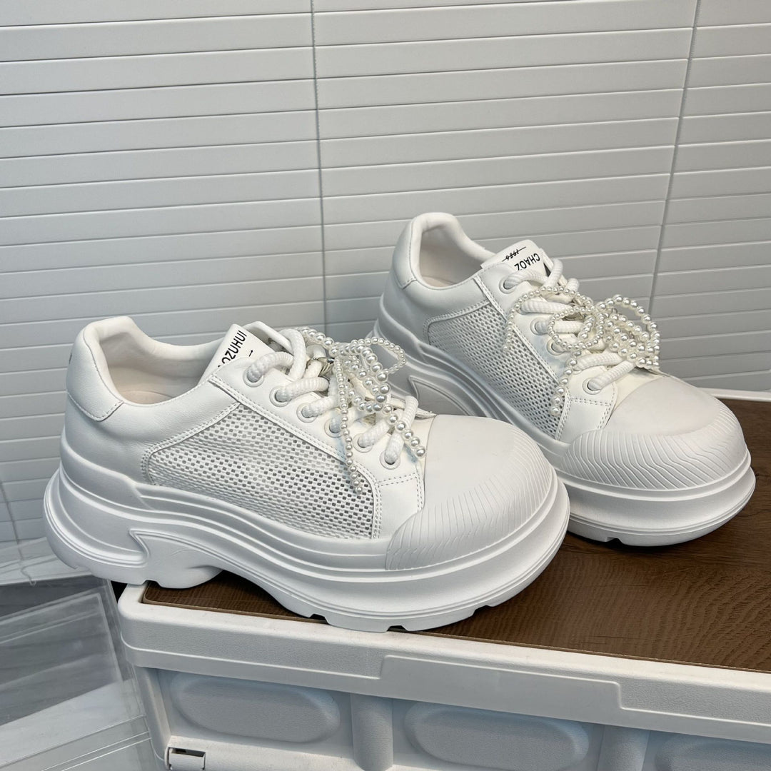 Damen Sportliche Sneakers mit trendigem Mesh-Design und perlenverziertem Schnürsystem EB