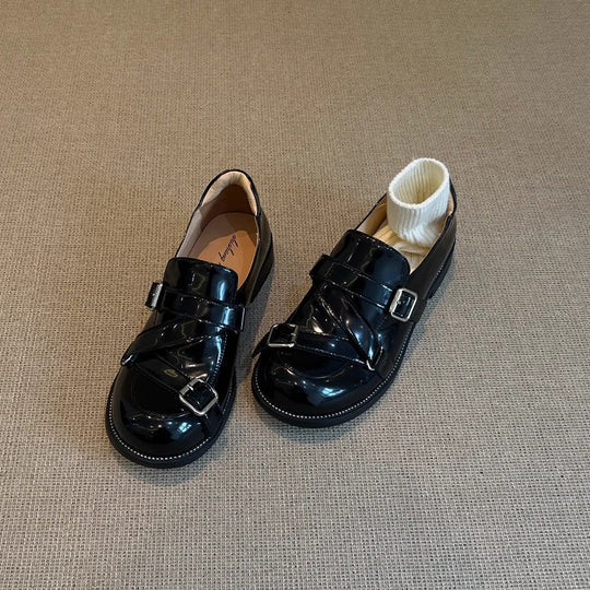 Damen Modische Slipper mit einzigartigem Schnallenverschluss und glänzender Oberfläche EB