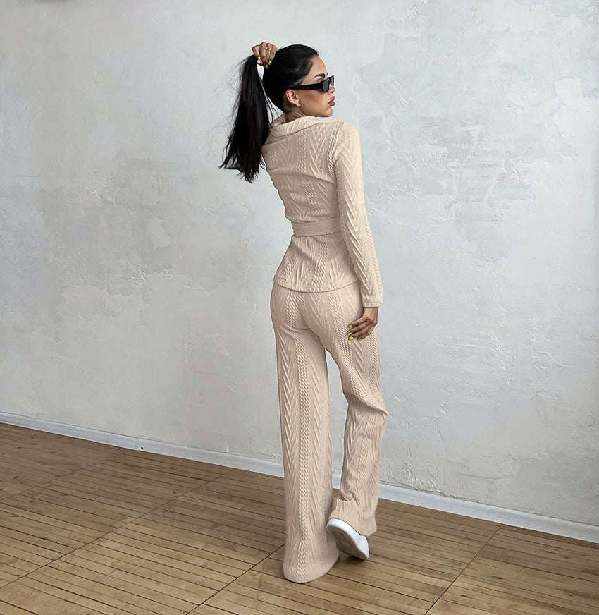 Damen Strickanzug im modernen Look mit eleganten Details EB