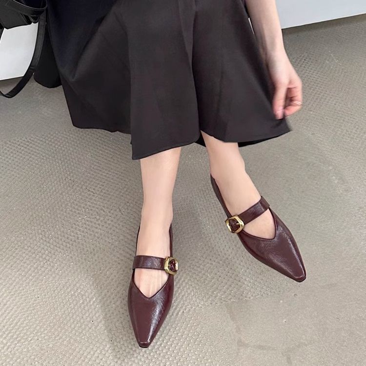 Damen elegante Pumps mit glänzendem Riemchen EB