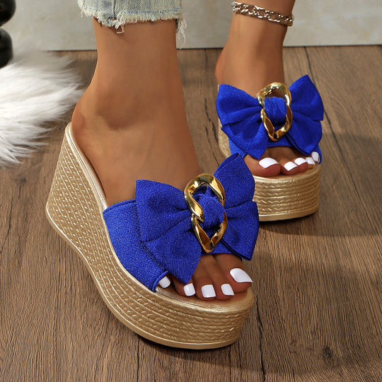 Damen Wedge-Sandel mit modischem Schleifen-Design und eleganter Kettenapplikation EB