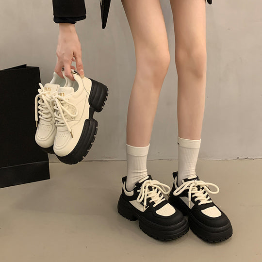 Damen Chunky Sneakers mit verstärktem Komfort und trendiger Sohlenstruktur EB