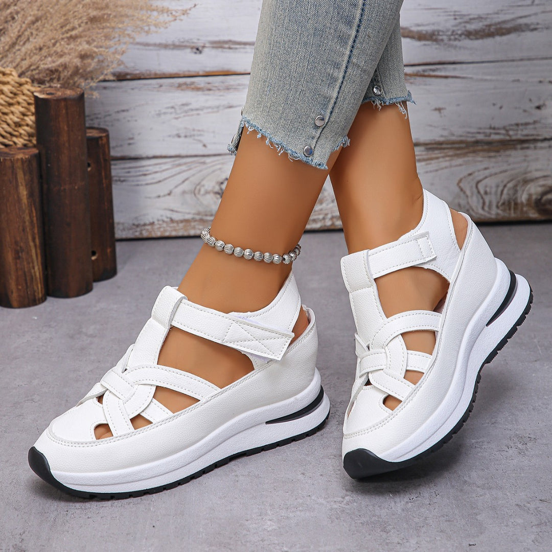 Damen Plateau-Sandalen mit sportlicher Sneaker-Sohle und verstellbaren Klettriemen EB
