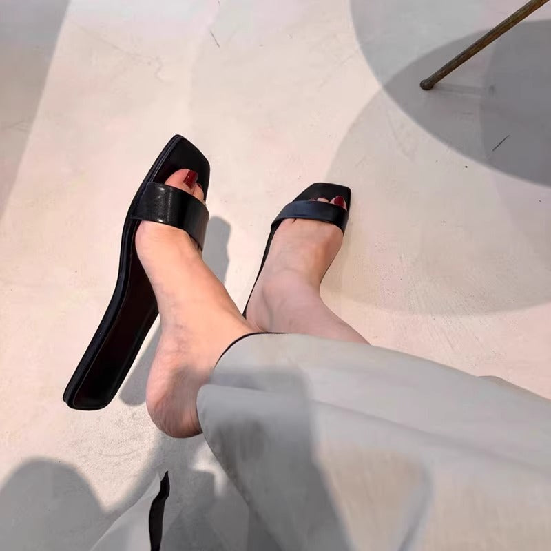 Damen Elegante Slippers mit breitem Riemen und quadratischer Zehenpartie EB