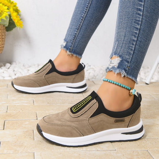 Damen Sportliche Slip-On Sneakers mit atmungsaktiver Oberflächenstruktur und rutschfester Sohle EB