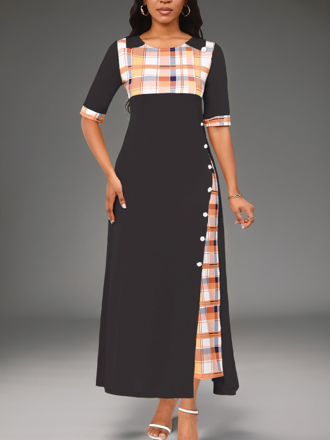 Damen Maxi-Kleid mit modischem Karomuster und geschmackvollen Knopfdetails EB