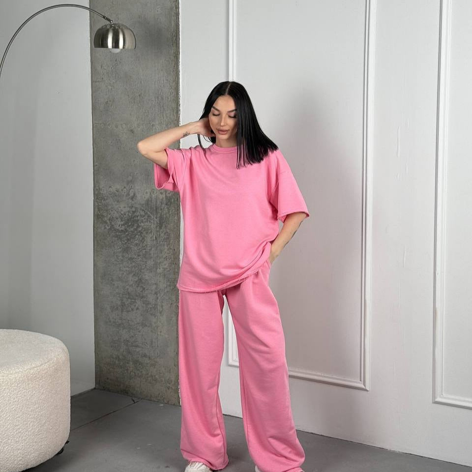 Damen weit geschnittenes Lounge Set mit weicher Sweatpants und boxy T Shirt EB