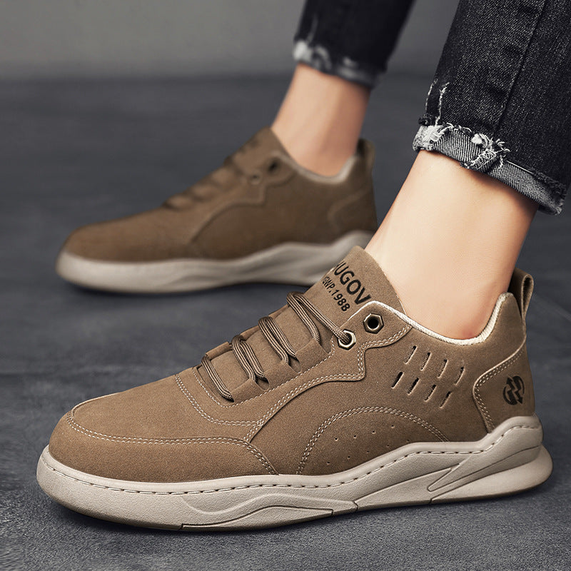 Herren urbaner Veloursleder-Optik City-Sneaker mit gelochter Seitenbelüftung und ergonomischer Plateaulaufsohle EB