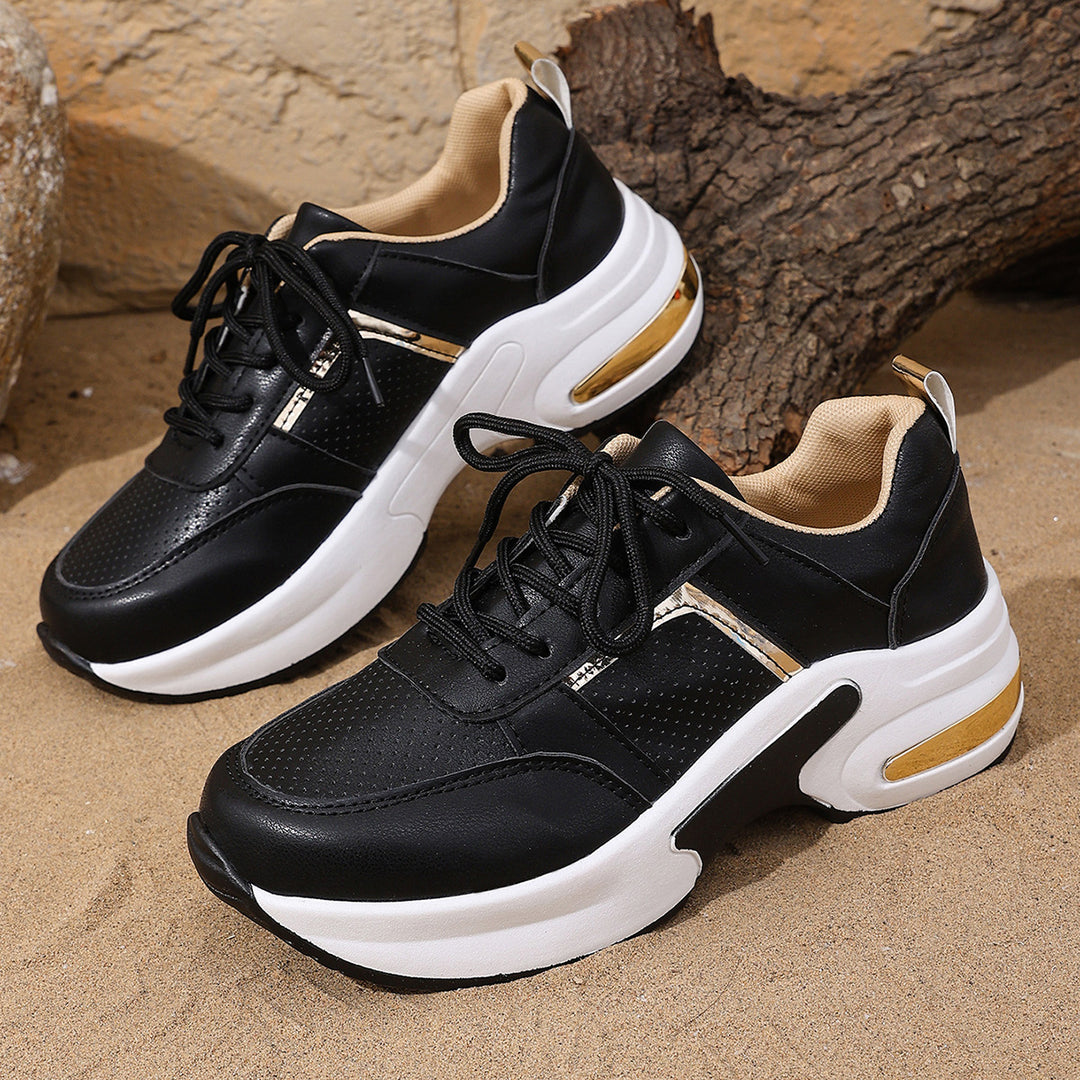 Damen Sneakers mit atmungsaktivem Mesh-Obermaterial und stilvollen Metallic-Akzenten EB