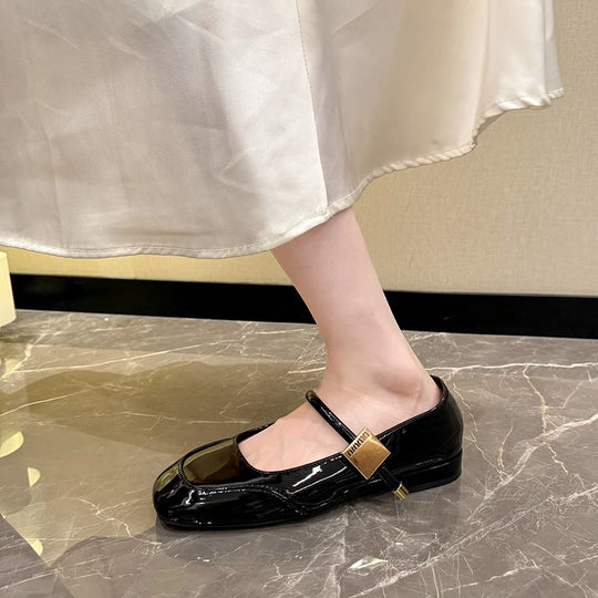 Damen Ballerinas mit elegantem Fesselriemen EB