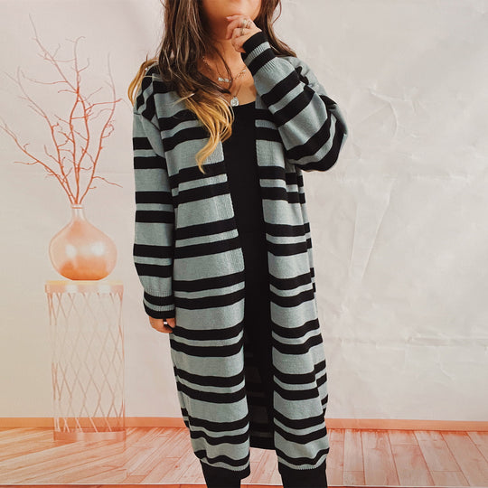 Damen lässige Longstrickjacke mit modischem Streifenlook und offenen Ärmeln EB