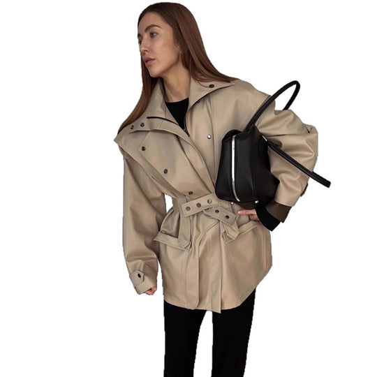 Damen Kunstleder-Mantel mit breitem Kragen und praktischen Taschen EB