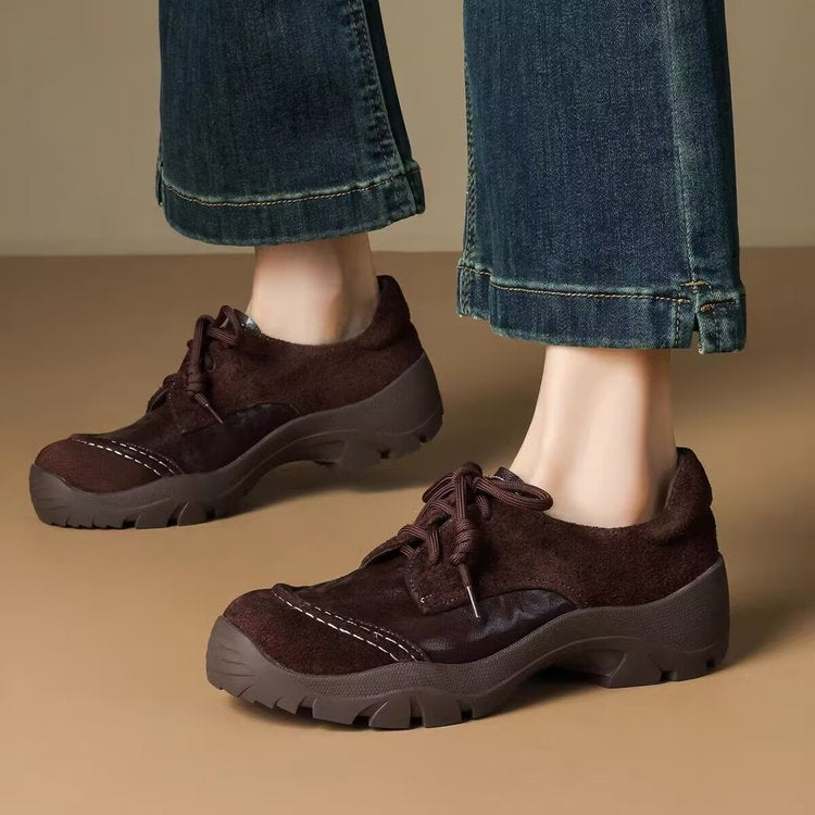 Damen Bequeme Schnürschuhe mit robustem Profil und anatomischer Fußbettung EB