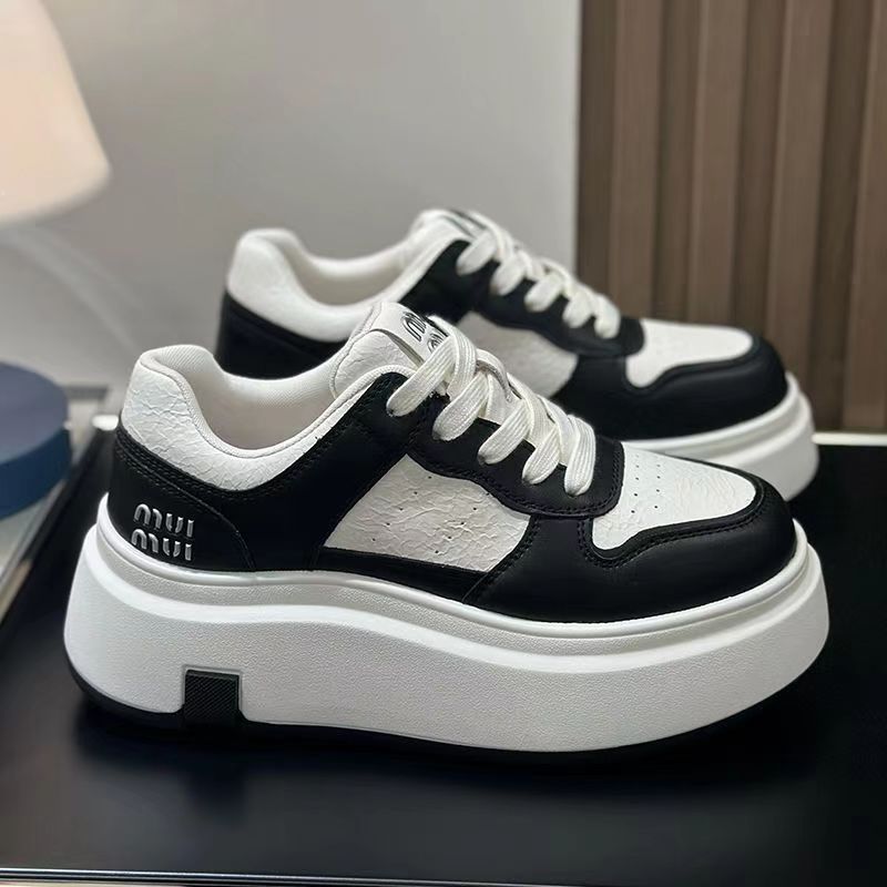 Damen Plattform Sneakers mit einzigartigem Obermaterial und ergonomischer Passform EB