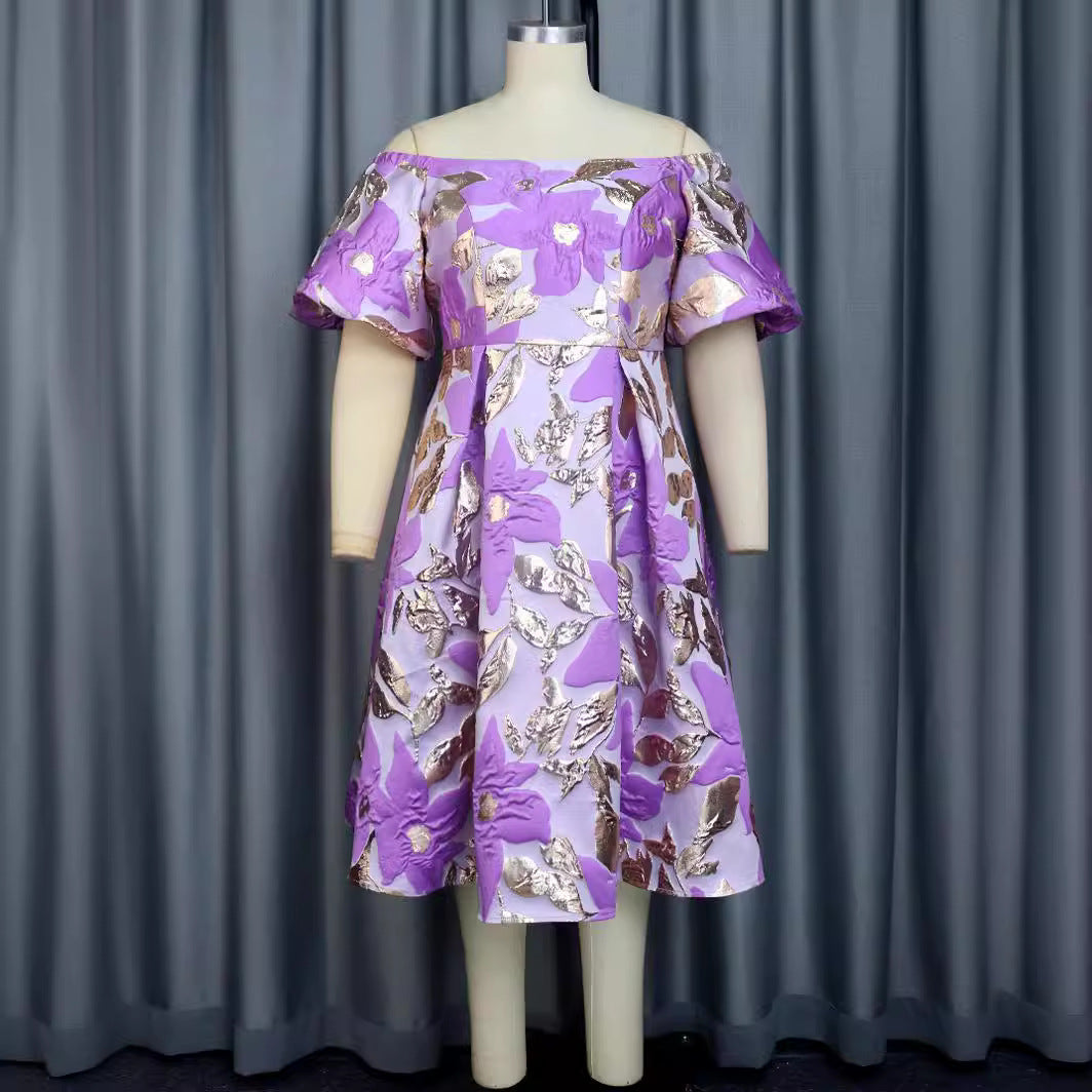 Damen Off-Shoulder Kleid mit floralen Präge-Details EB