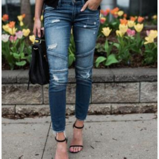 Damen schmal geschnittene Jeans mit modischem Rippdesign und ausgefranstem Saum EB